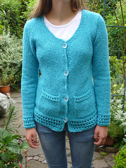 # 36 Jacke mit Lochmuster