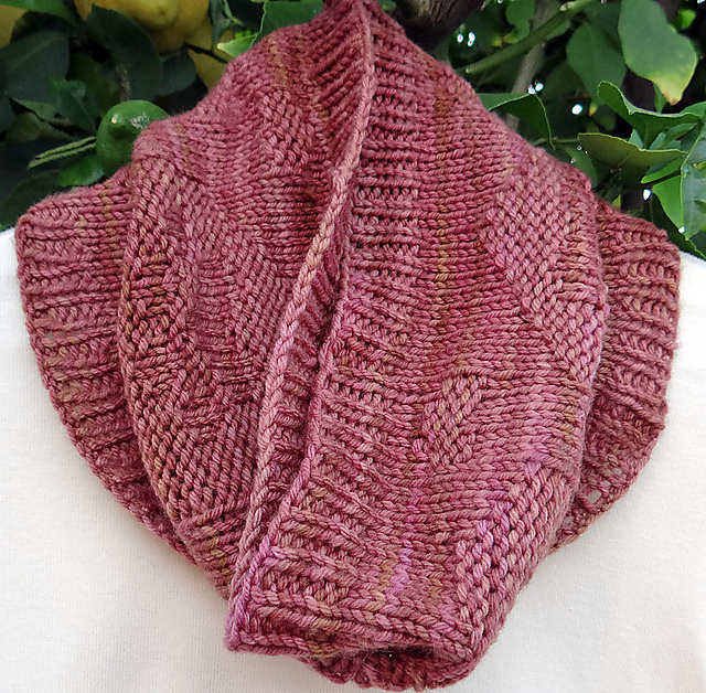 Saundra's Huggie Cowl