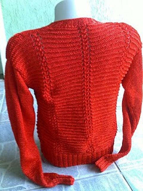 Blusa vermelha em Neoné