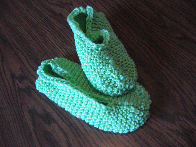 Easy Family Slippers Knit two ways