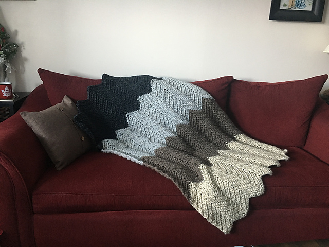 Ravelry: The Algonquin Throw pattern by Lindsay E. Smith