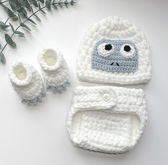 Abominable Snowman Photo Prop Set