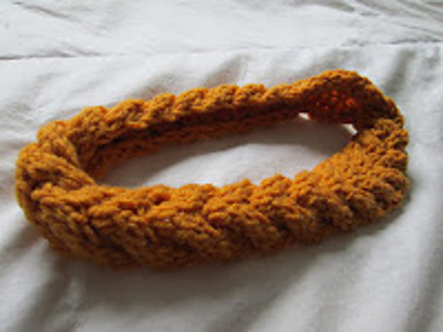 Split Cabled Headband