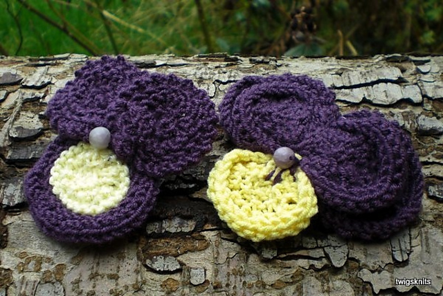 Pansy Knitted Brooch