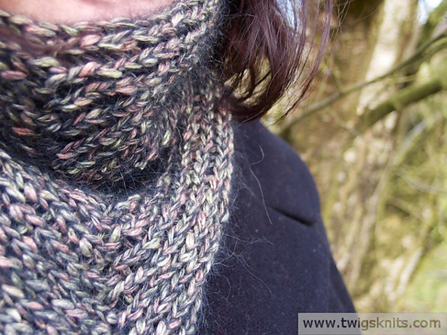 Knitted Aran Ribbed Cowl