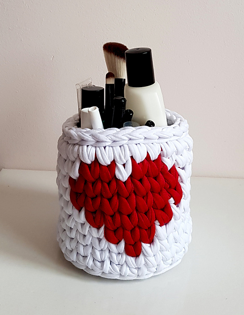 Basket with a heart