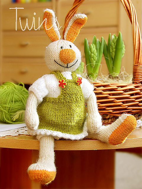 Mela, Easter Bunny
