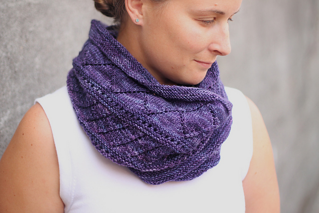 Diamond Ring Cowl