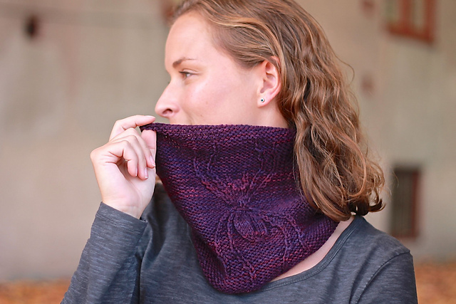 Arachnophobia Cowl