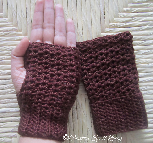 Crafty Spell's wristwarmers