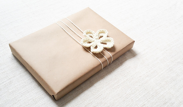 Gift wrapping flower