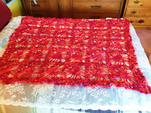 C2C Tessellating Hearts Afghan