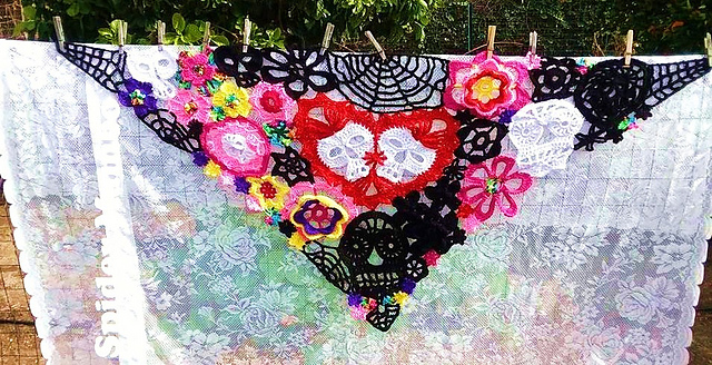 FreeForm Style Skull Shawl