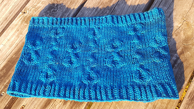 Round the Roundabout Cowl