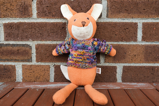Mini popcorn sweater