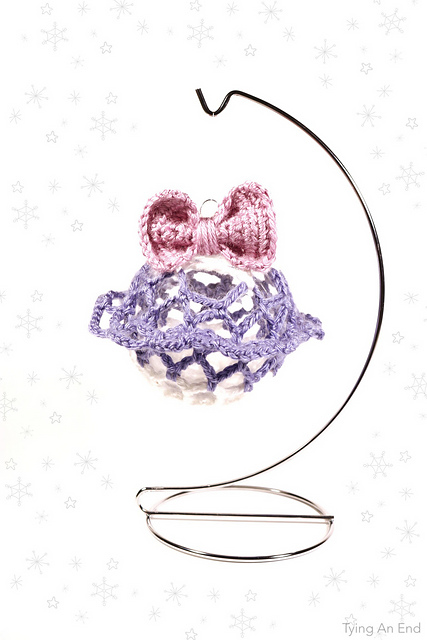 Disney Christmas Ornament: Daisy