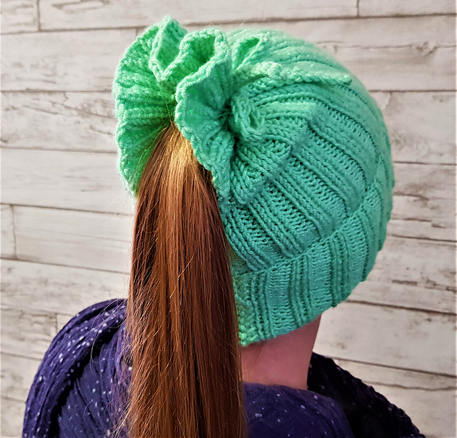 Ponytail hat with a flower