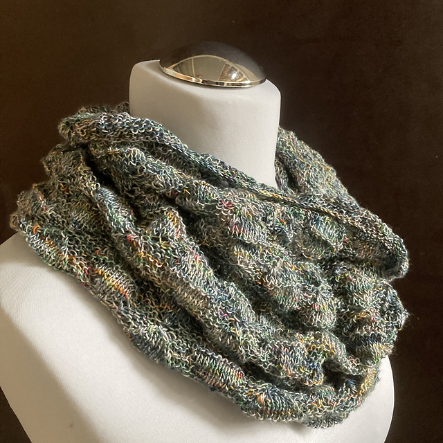 Mit Ecken und Kanten Cowl