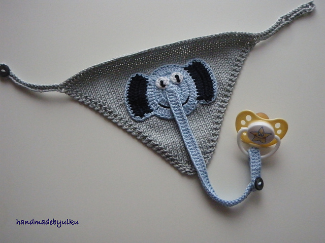 Halstuch mit Elefant-Schnullerkette