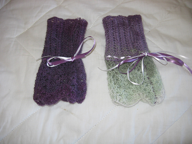 Lacy Mitts