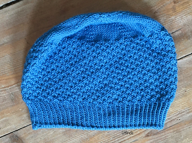 Babymütze mit Schachbrettmuster