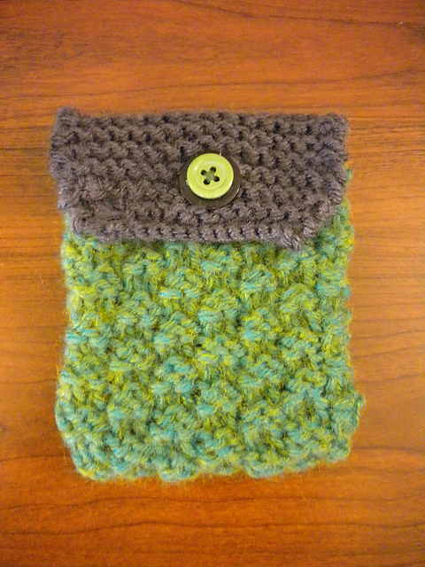 Ravelry: Easy Little Pouch pattern by Thistledown Knits