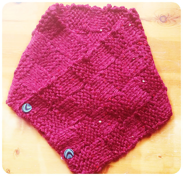 Sisters Square Neckwarmer