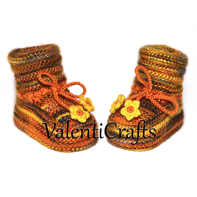 Autumn baby booties