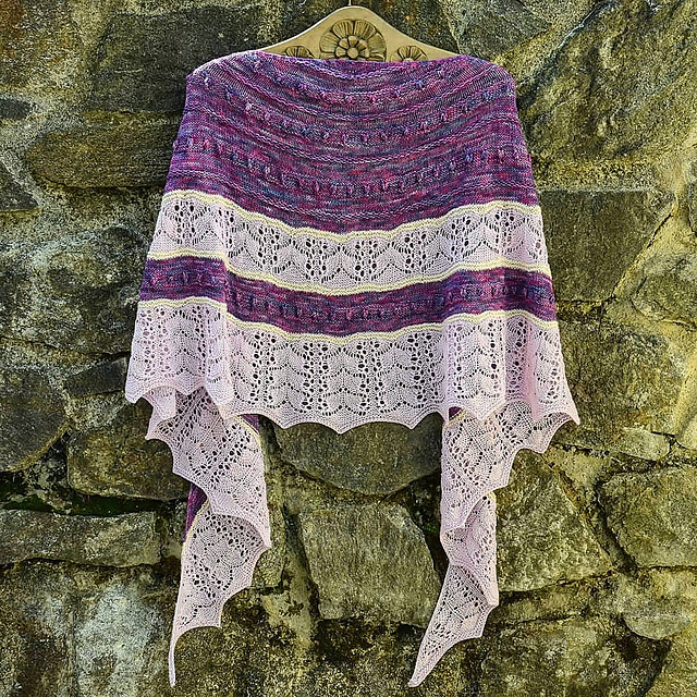 Fliedermond Shawl