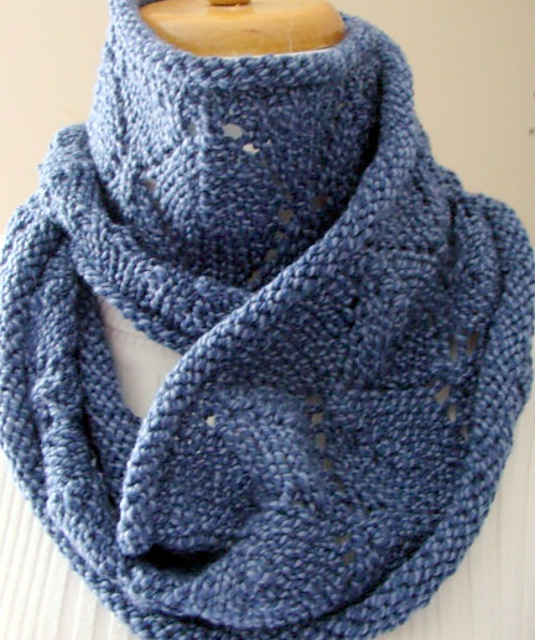 Leafy Lace Infinity Cowl 