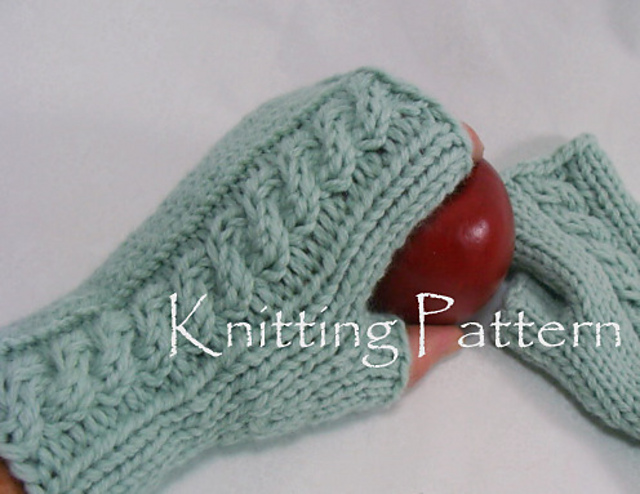 Cable Fingerless Mitts