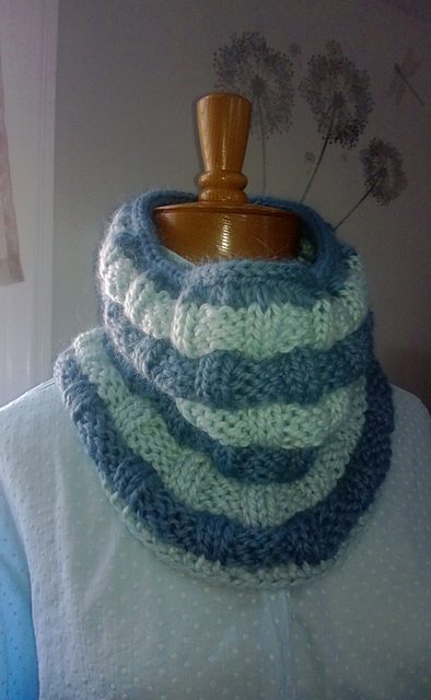 F519 Basketweave Cowl