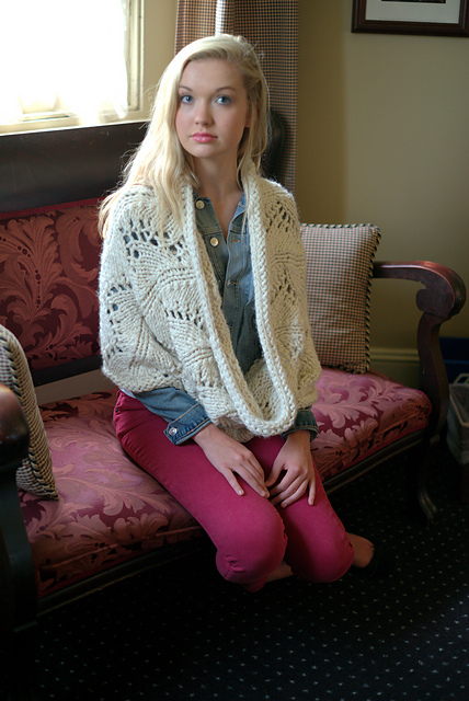 2692 Oversized Zig Zag Cowl