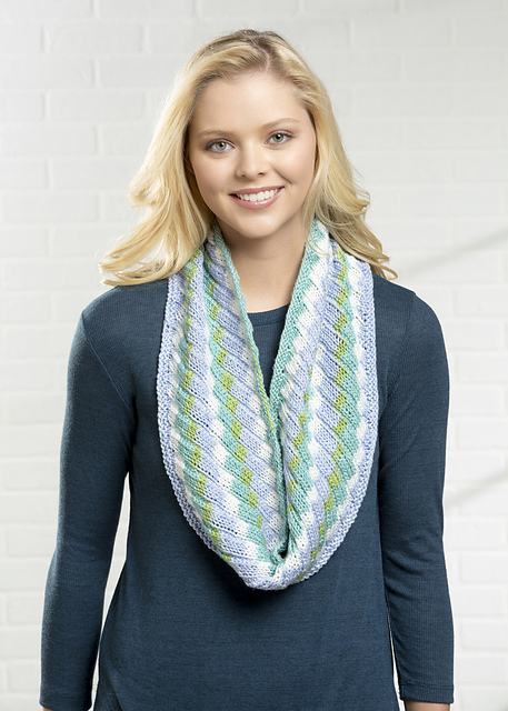 Diagonal Rib Cowl