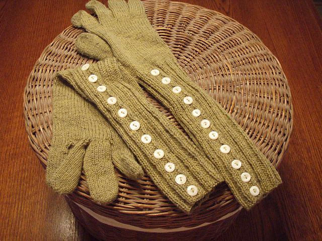 Buttoned Rib Gloves