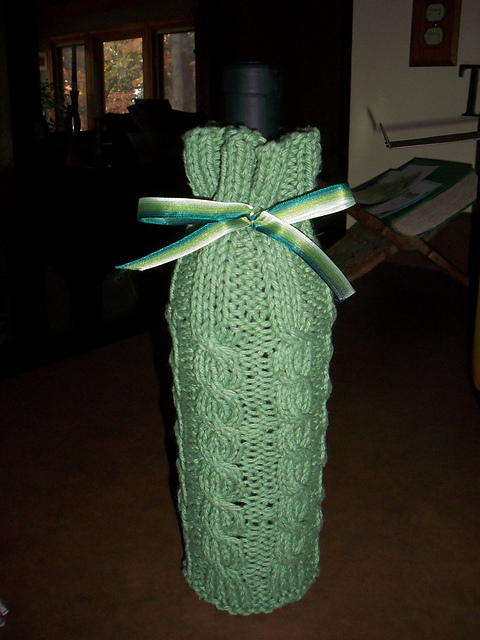 Cabled Wine Bottle Cover