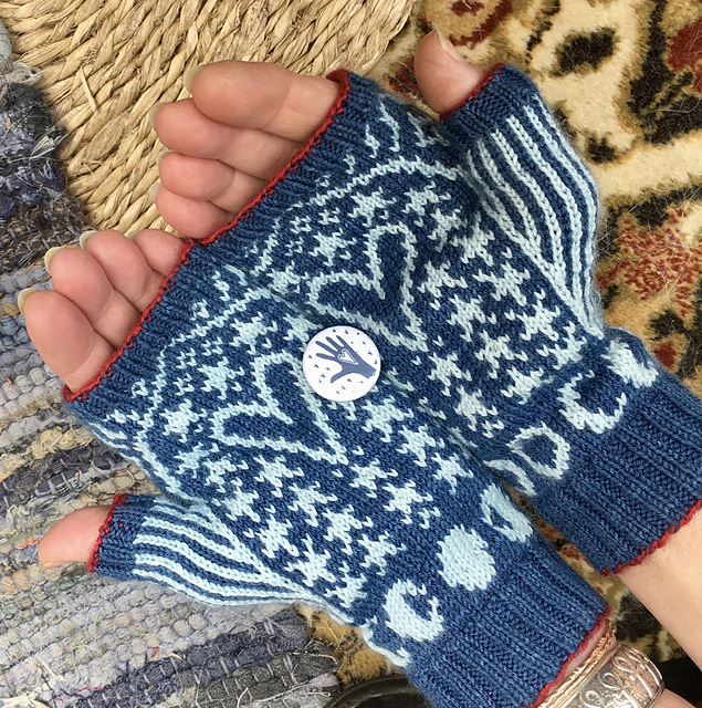 Heart in Hand Mitts