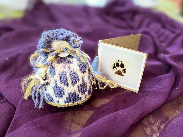 Paw Prints Keepsake Pouch