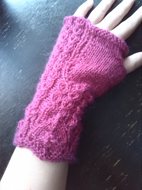 Venustas fingerless mitts
