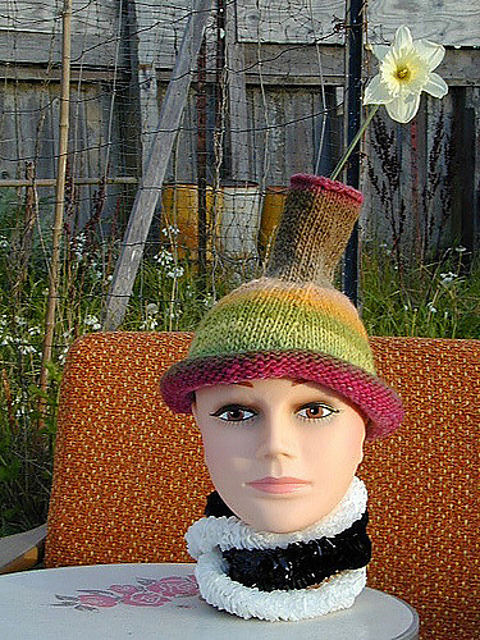 NK16 Noro Kureyon Ladies Hat