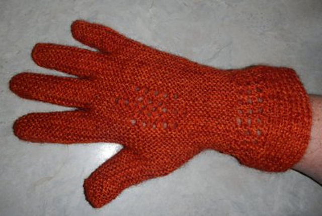Sideways Lace Gloves