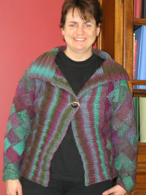 Jacket knitted sideways in entrelac