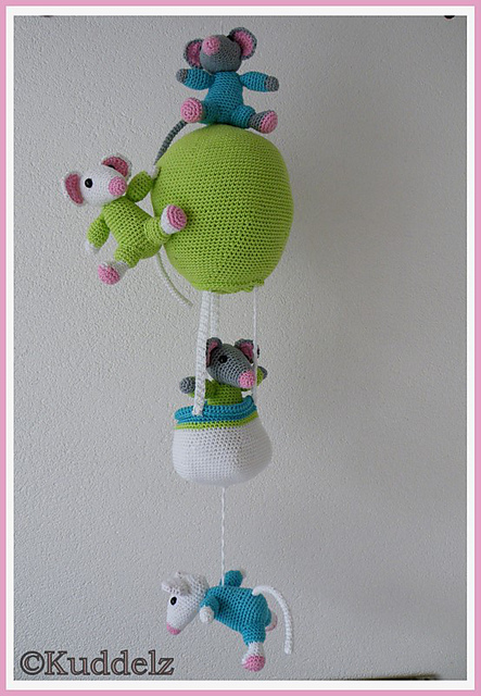 mouse family in hotair balloon