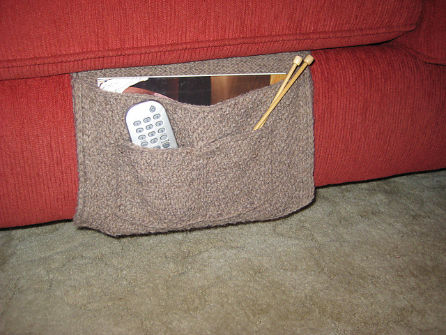 Ravelry: Couch/Bed Caddy pattern by verybusymonkey