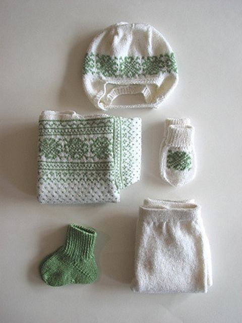 16209: Pullover, Pants, Cap, Mittens, and Socks