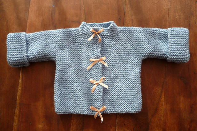 Pull layette au point mousse