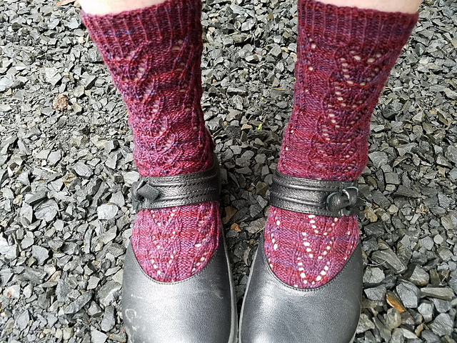 Heart Vine Socks