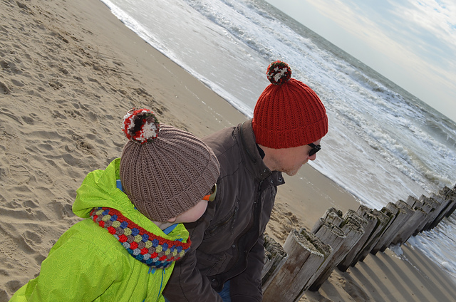 pom-pommy hat