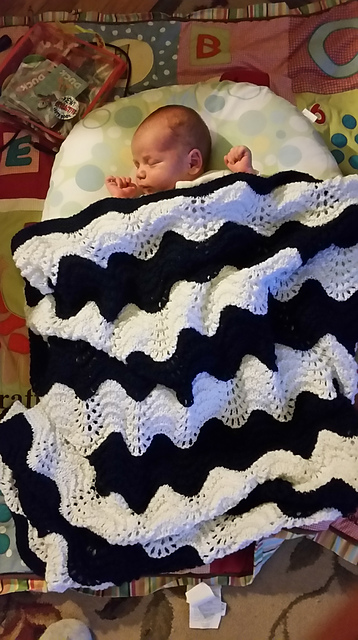 Nancy's Bordered Feather and Fan Afghan