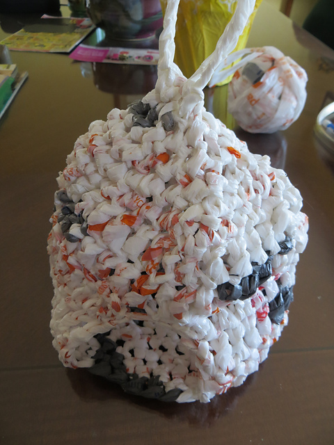 Plarn Birdhouse